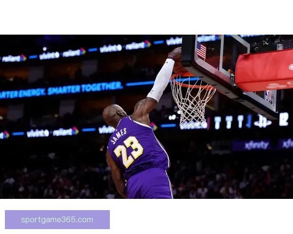 湖人豪取7连胜詹姆斯高效轰30分 多次炸扣激情庆祝完胜杜兰特